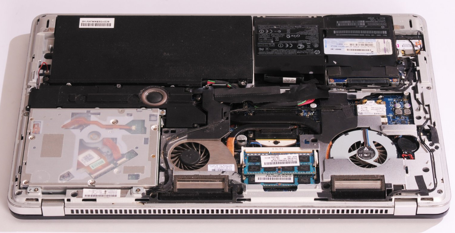 Internal Photo of HP ENVY 17-3000 series Keyboard 665917-001 silver Canadian French CF keyboard (HP Envy 17-3000)
